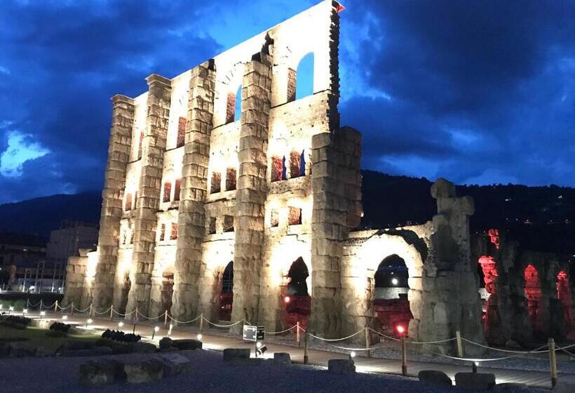 تختخواب و صبحانه Au Coin Du Chateau