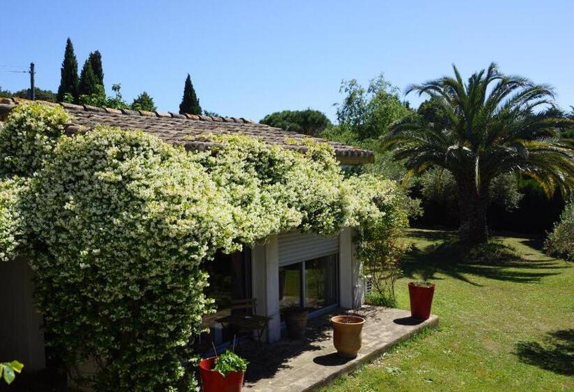 تختخواب و صبحانه Studio Au Coeur De La Petite Camargue