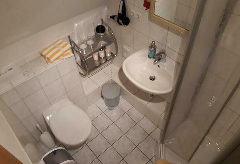 Отель Wein Und Gasthof Zipf