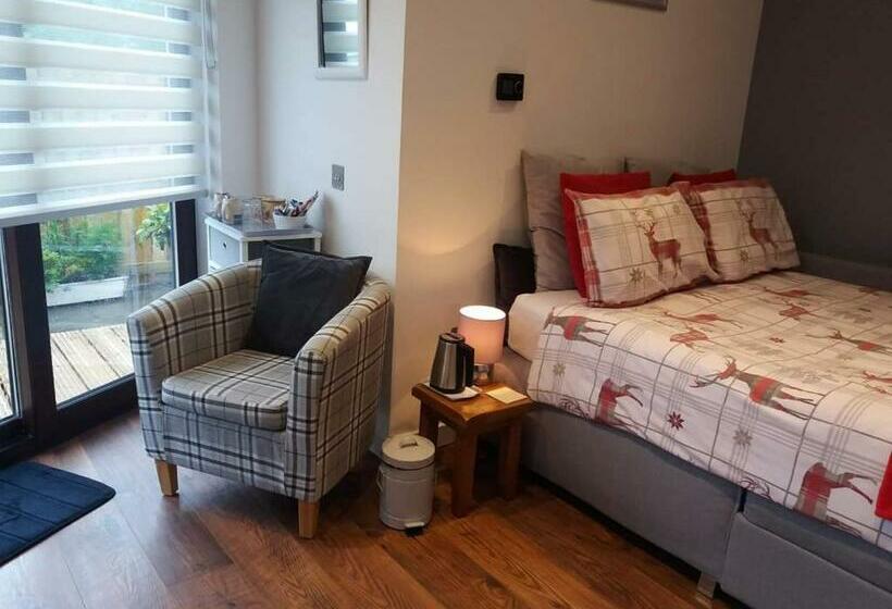 بنسيون Byers Guest House