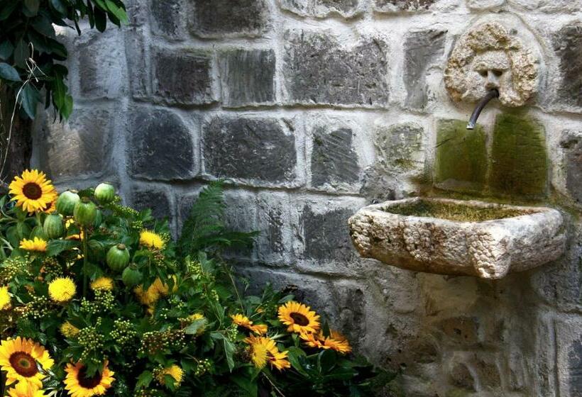 بنسيون La Quercia Di Aorivola