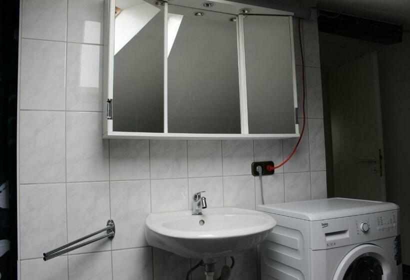 ペンション Zv Scholtz Gästehaus Neuötting Simbacher Straße 7