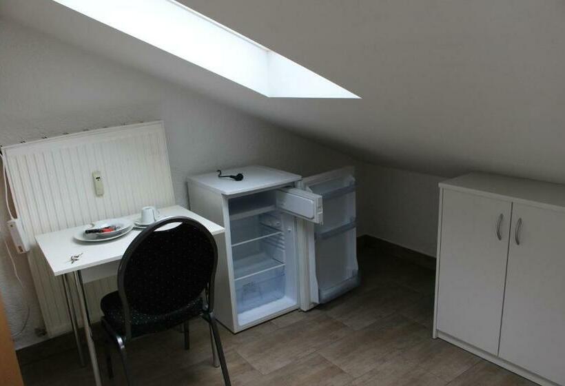 ペンション Zv Scholtz Gästehaus Neuötting Simbacher Straße 7