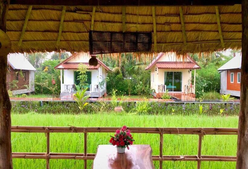 استراحتگاه Baan Thung Home Stay