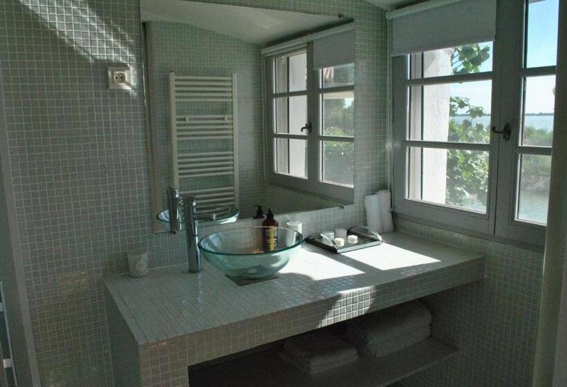 تختخواب و صبحانه Maison L Etrier