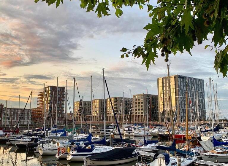 مبيت وإفطار Waterfront Studio