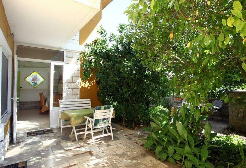 پانسیون Peaceful Green Apartments Ae