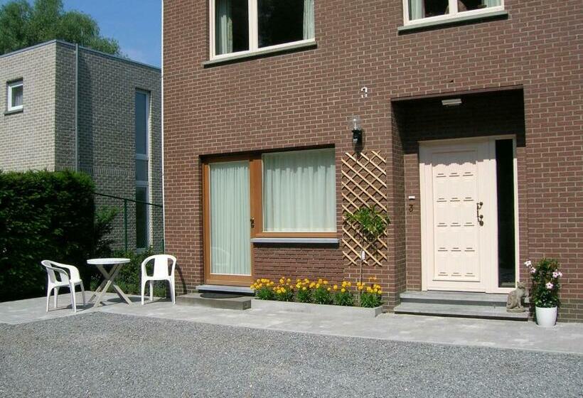 تختخواب و صبحانه Liry S Home