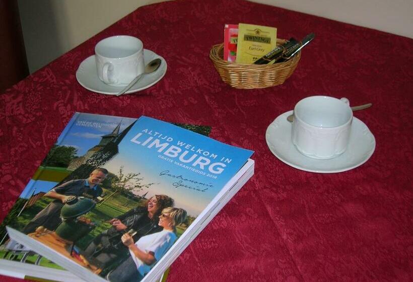تختخواب و صبحانه Liry S Home