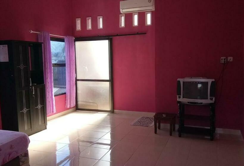 پانسیون Kost Nayni