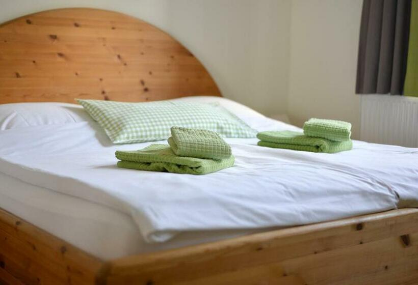 ユースホステル Gasthaus & Pension Zirkelstein