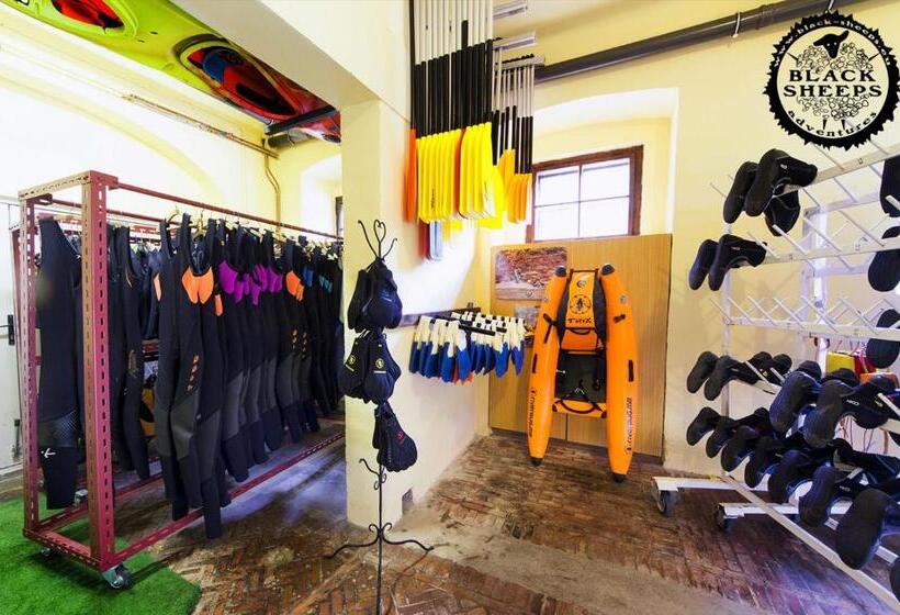 旅馆 Penzion Black Sheeps Adventures