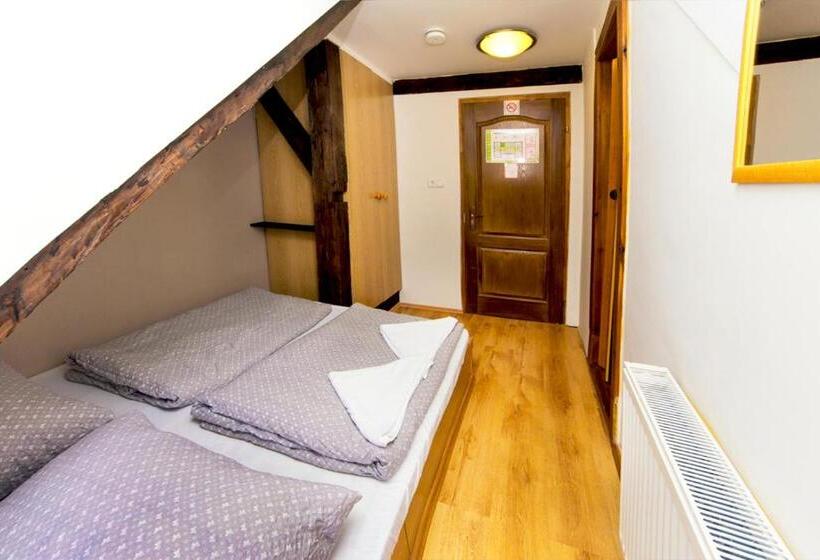 旅馆 Penzion Black Sheeps Adventures