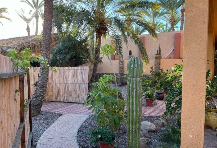 هاستل Sukasa Bungalows