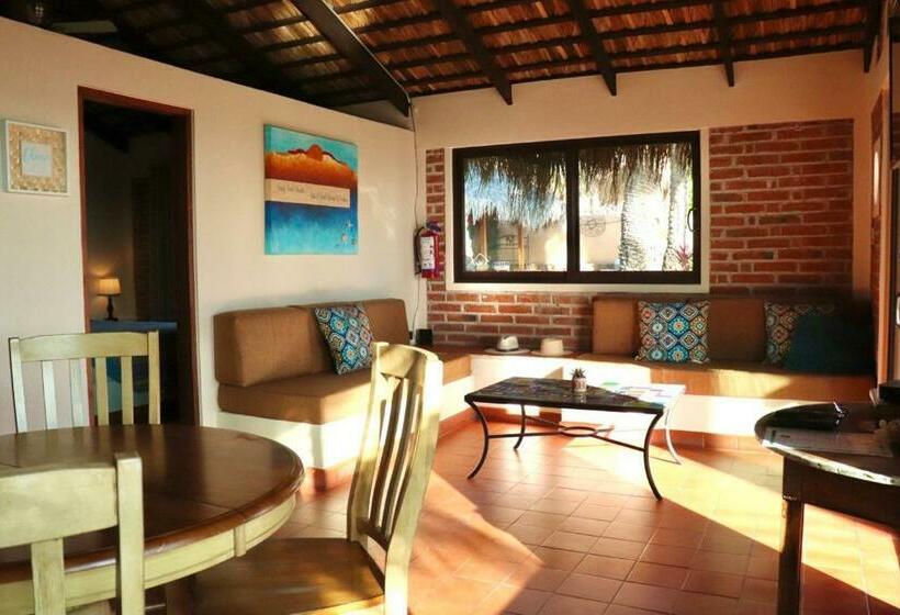 هاستل Sukasa Bungalows