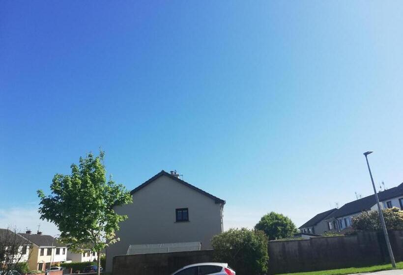 פנסיון Big Bright Room