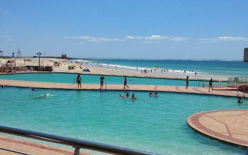 پانسیون Humewood Home Stay