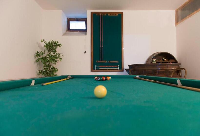 تختخواب و صبحانه Loft Style Taverna