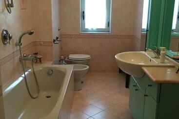 تختخواب و صبحانه Villa Eden