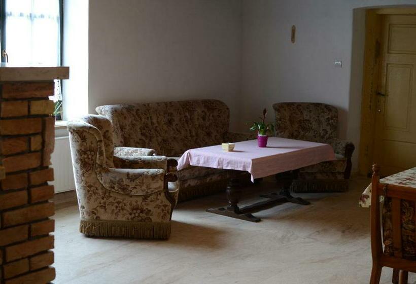 بنسيون Gerecse Vendégház