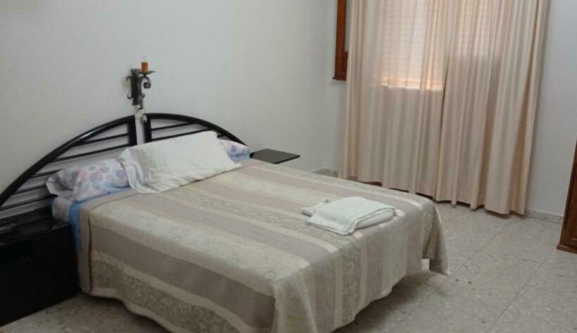 بنسيون Hostal Gran Capitán