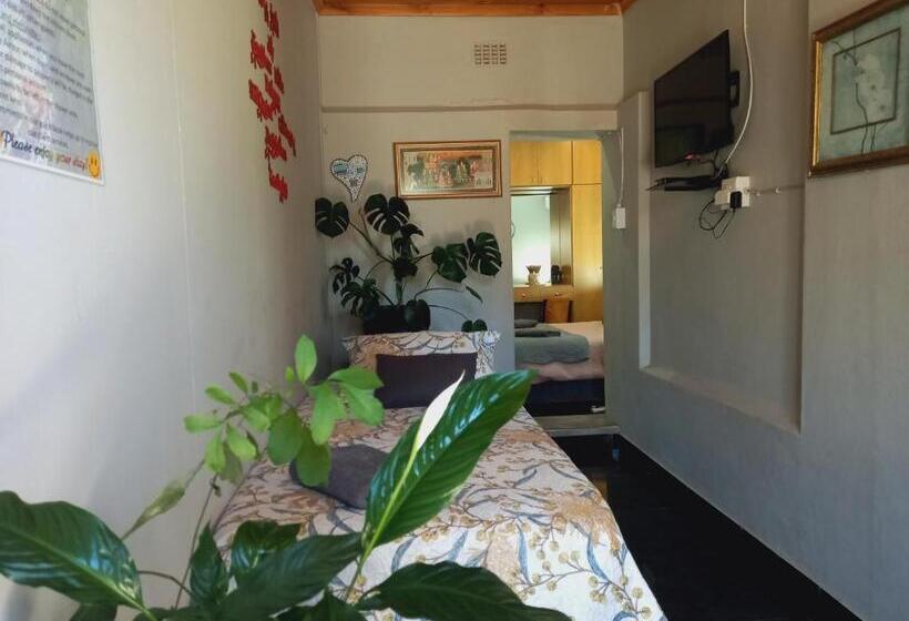 بنسيون Mountainia Inn