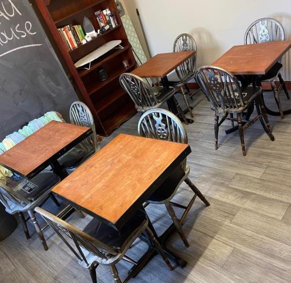 بنسيون Lwr Ormeau Guest House