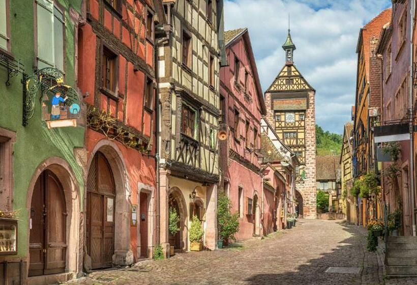 تختخواب و صبحانه Adrihof à Riquewihr, Cour De L Abbaye D Autrey