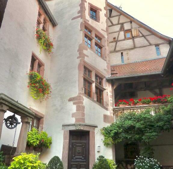 تختخواب و صبحانه Adrihof à Riquewihr, Cour De L Abbaye D Autrey