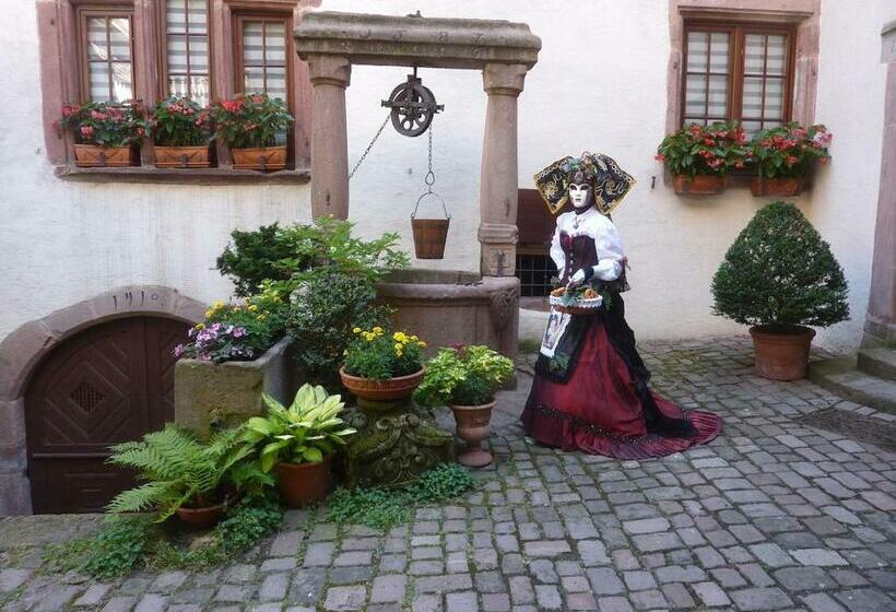 تختخواب و صبحانه Adrihof à Riquewihr, Cour De L Abbaye D Autrey