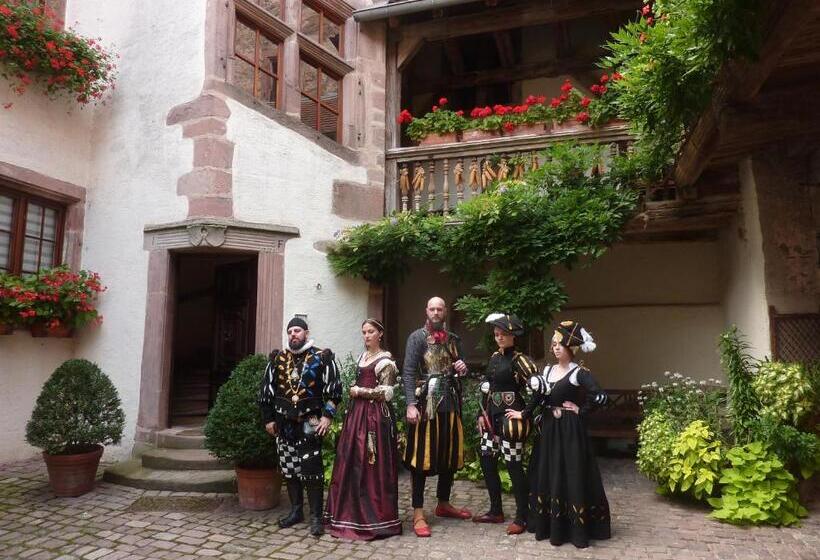 تختخواب و صبحانه Adrihof à Riquewihr, Cour De L Abbaye D Autrey
