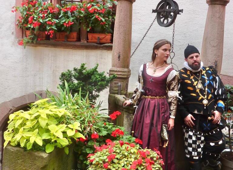 تختخواب و صبحانه Adrihof à Riquewihr, Cour De L Abbaye D Autrey