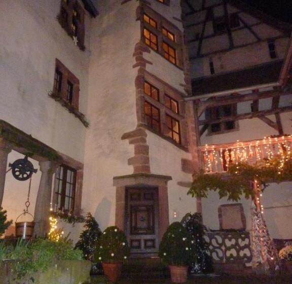 تختخواب و صبحانه Adrihof à Riquewihr, Cour De L Abbaye D Autrey