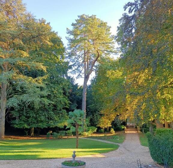 تختخواب و صبحانه Chateau De La Grand Maison