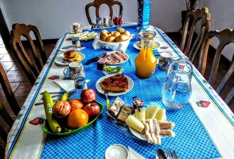 مبيت وإفطار Casa Vale Do Rio Ovil
