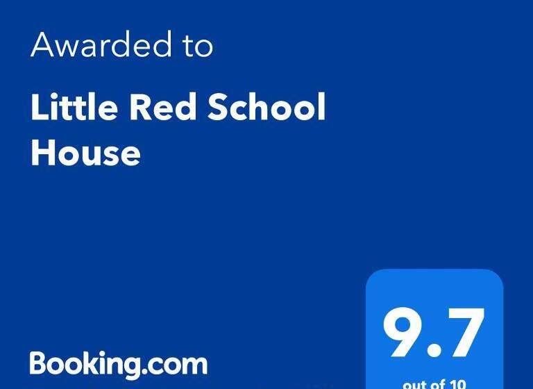 تختخواب و صبحانه Little Red School House