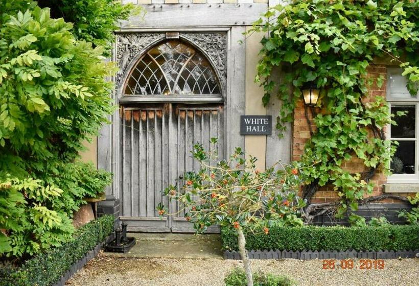 تختخواب و صبحانه White Hall Farm