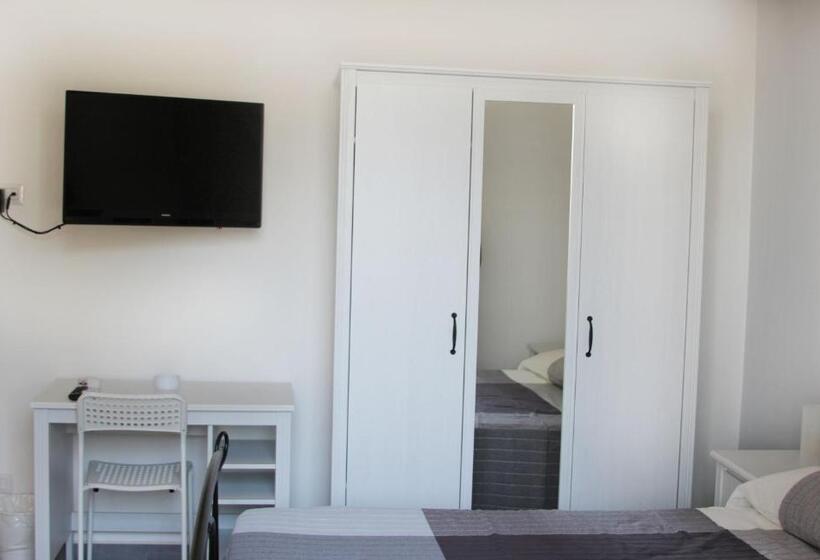 پانسیون Aeroporto Bellini Rooms