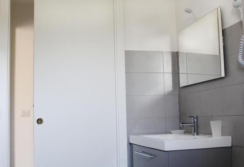 پانسیون Aeroporto Bellini Rooms