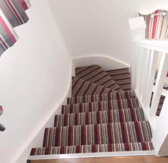 بنسيون Bexleyheath Station House