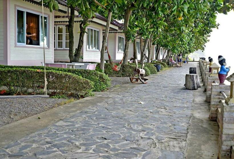 The Iris Resort