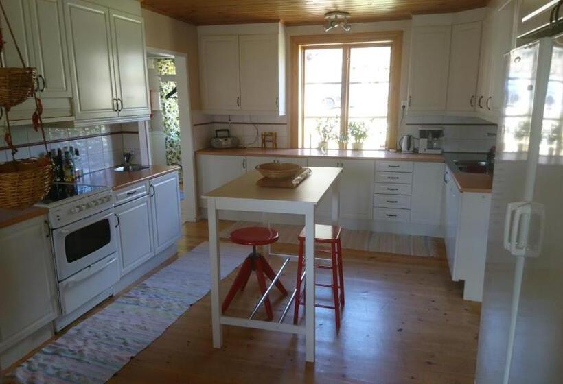 Torp Källtorp B&b
