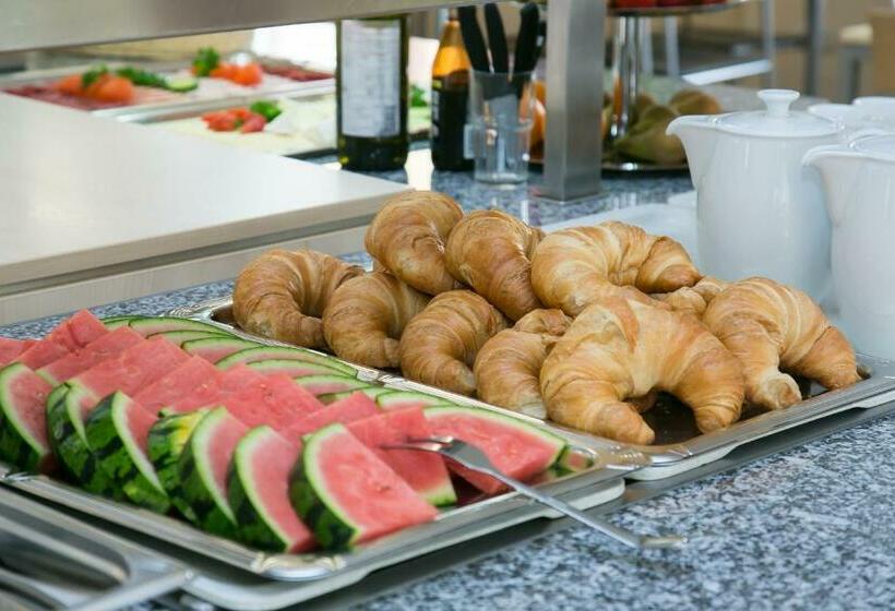 הוסטל Jugendhaus St. Kilian