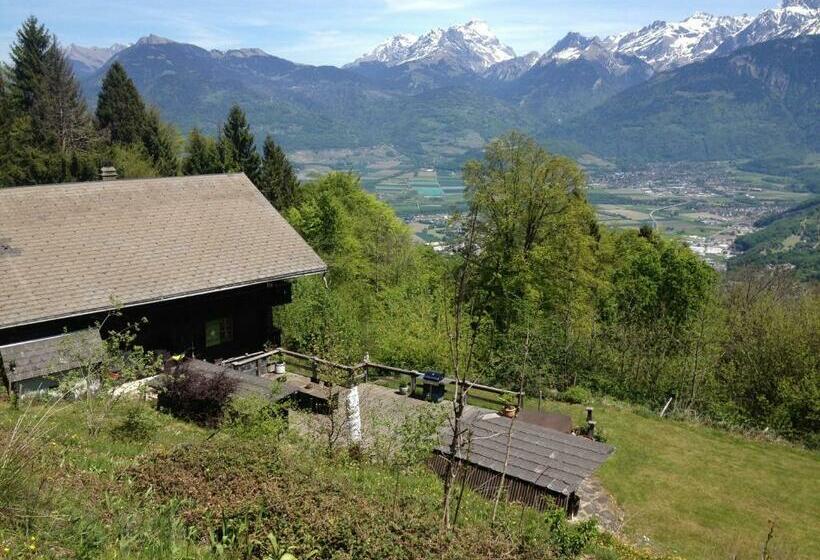 تختخواب و صبحانه Chalet Ingas