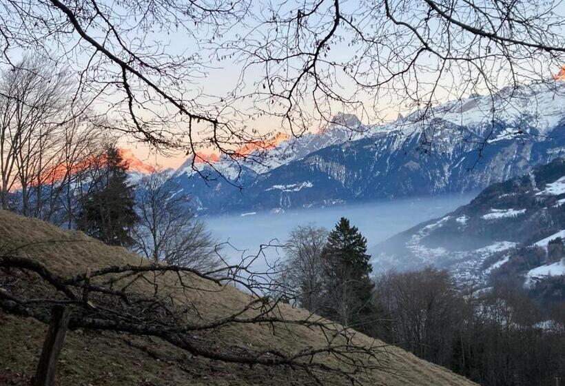 تختخواب و صبحانه Chalet Ingas