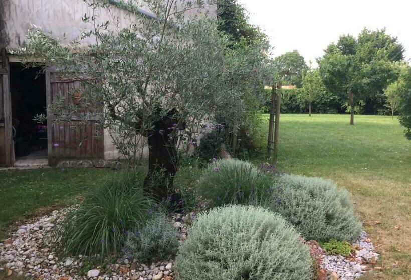 مبيت وإفطار Chambres Et Roulotte De La Gentilhommière