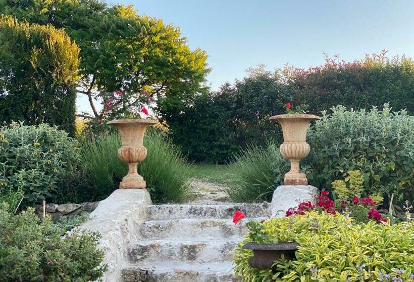 تختخواب و صبحانه La Chambre Des Dames