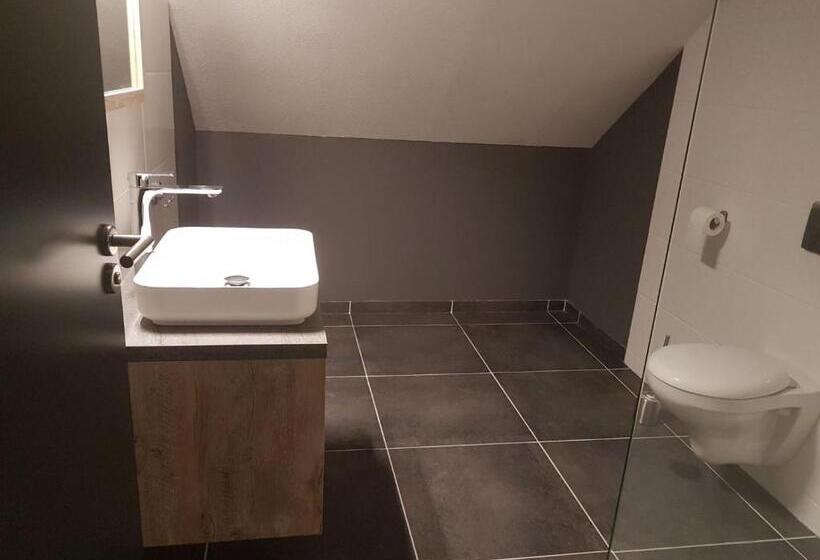 پانسیون Haus Karina