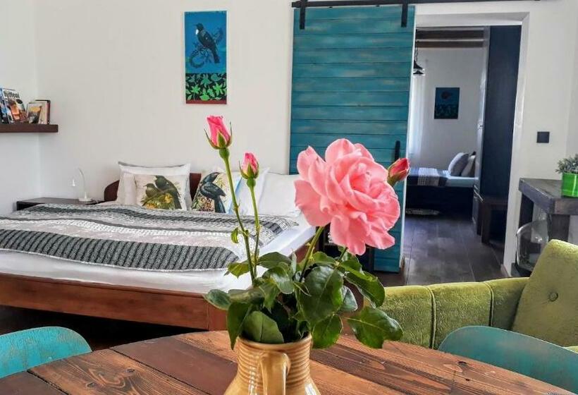 פנסיון Onefourfour Apartment