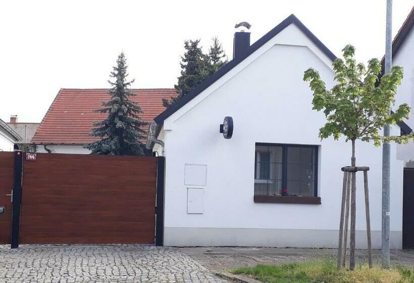 פנסיון Onefourfour Apartment